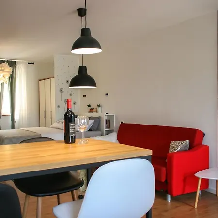 Pretty Little Thing Called Biska Appartement *