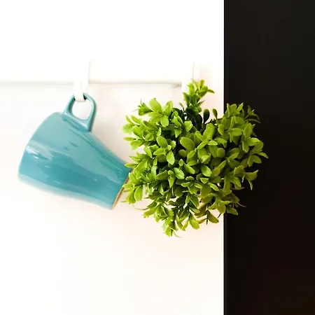 Pretty Little Thing Called Biska *