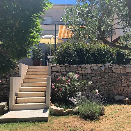 Pretty Little Thing Called Biska Pula