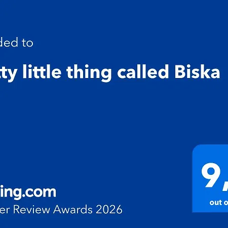Pretty Little Thing Called Biska *