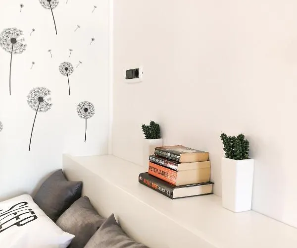 Pretty Little Thing Called Biska *