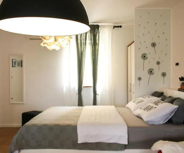 Pretty Little Thing Called Biska * Pula