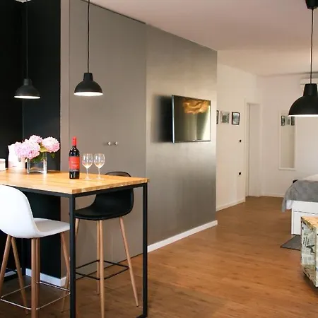 Apartment Pretty Little Thing Called Biska