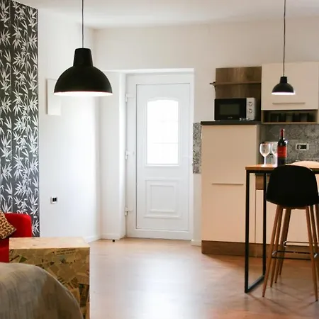 公寓 Pretty Little Thing Called Biska *