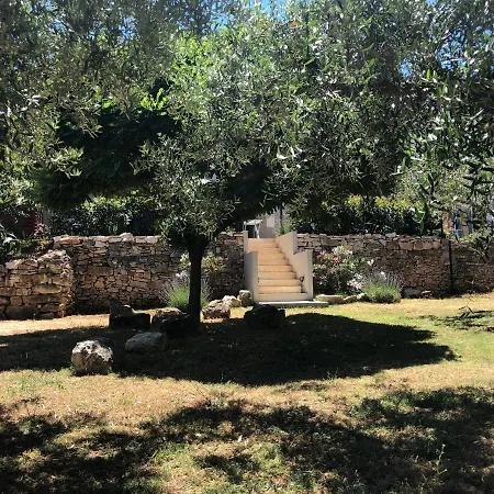 Pretty Little Thing Called Biska *