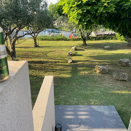 Pretty Little Thing Called Biska