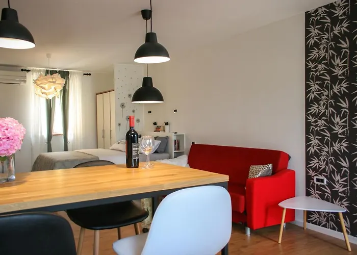 Pretty Little Thing Called Biska Apartment *