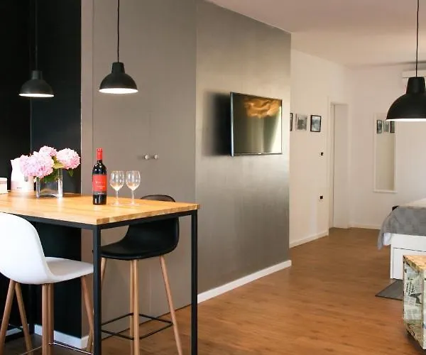 Apartment Pretty Little Thing Called Biska