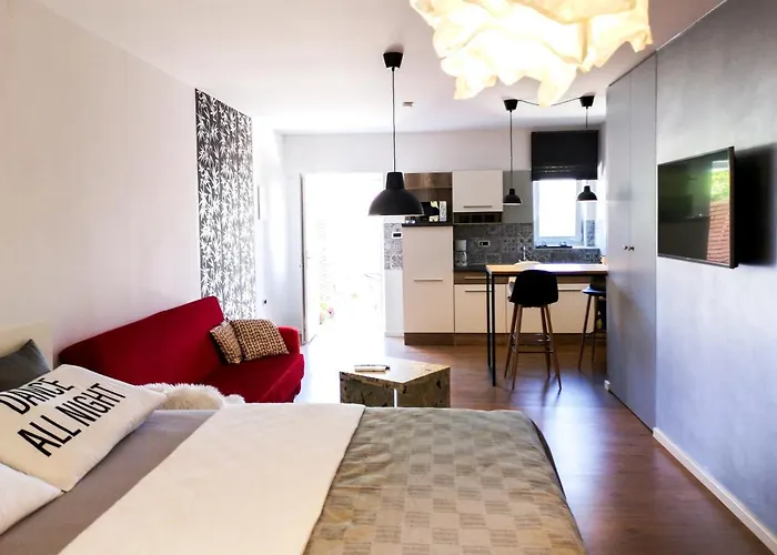 Pretty Little Thing Called Biska 풀라