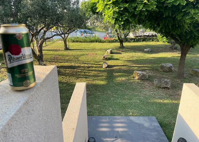 Pretty Little Thing Called Biska