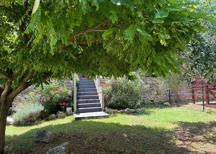 Pretty Little Thing Called Biska Apartment *