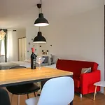 Pretty Little Thing Called Biska Apartment *