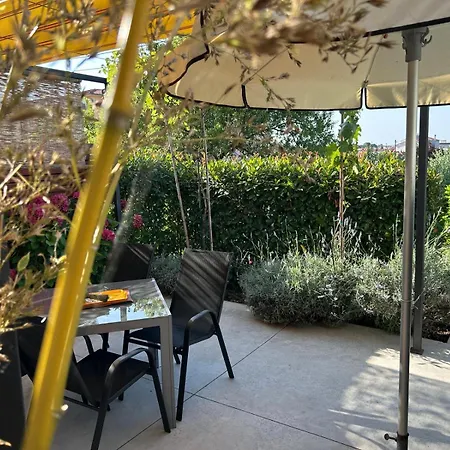 Pretty Little Thing Called Biska アパート プーラ